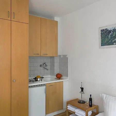 International Boarding House Aparthotel 2*