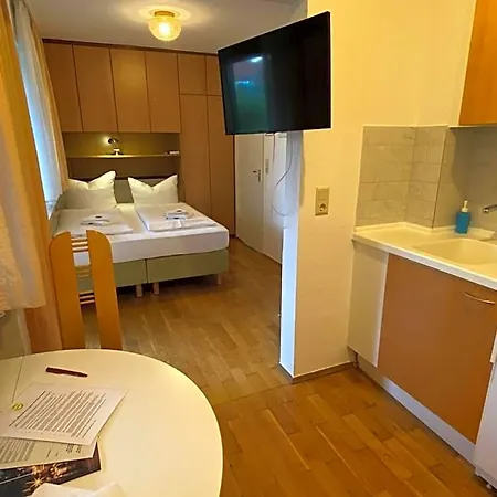 International Boarding House 3*