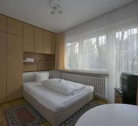International Boarding House Hotel apartamentowy 3*